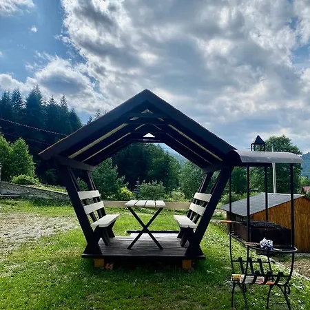 лучка Casa vacanze Mykulychyn