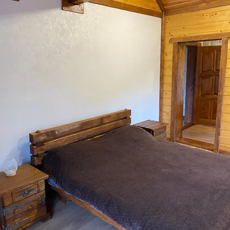 лучка Holiday home Mykulychyn